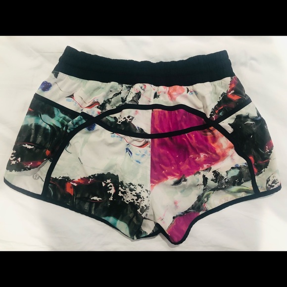 Lululemon pigment wave tracker shorts size 10 - Picture 3 of 7